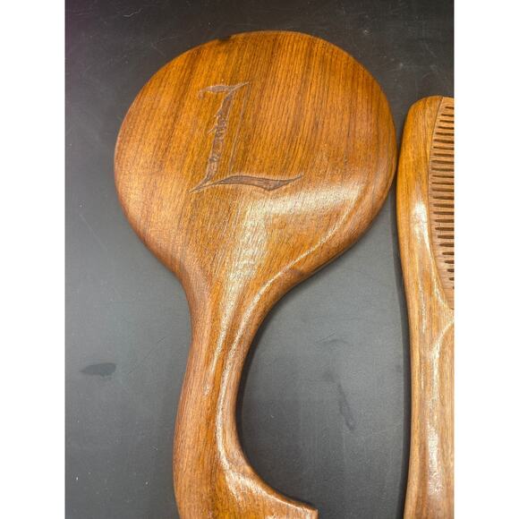 Wooden handheld tooth comb, paddle mirror and Hair Brush set monogrammed L - Picture 3 of 5